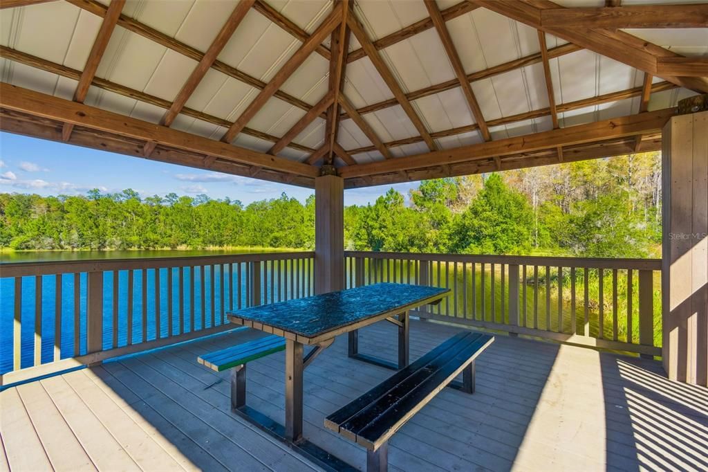 En Venta: $699,000 (4 camas, 3 baños, 3160 Pies cuadrados)