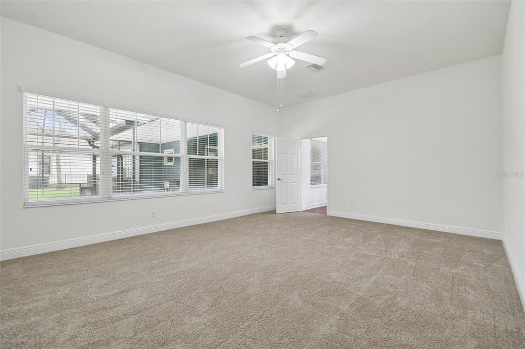 En Venta: $699,000 (4 camas, 3 baños, 3160 Pies cuadrados)