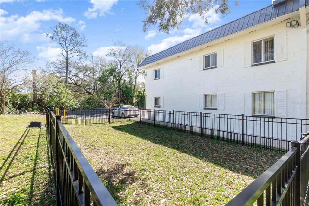 出租: $1,495 (2 贝兹, 1 浴室, 750 平方英尺)