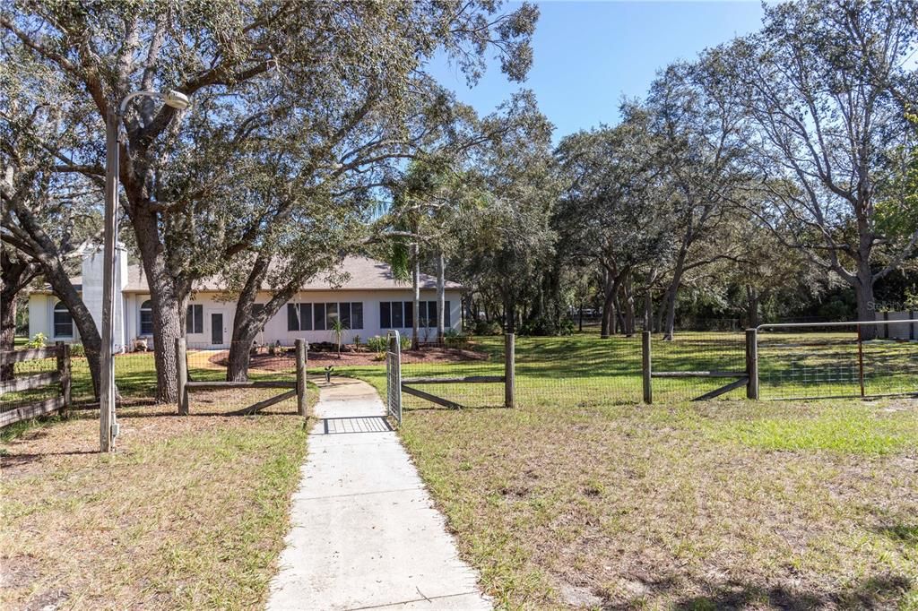 For Sale: $925,000 (5 beds, 3 baths, 4774 Square Feet)