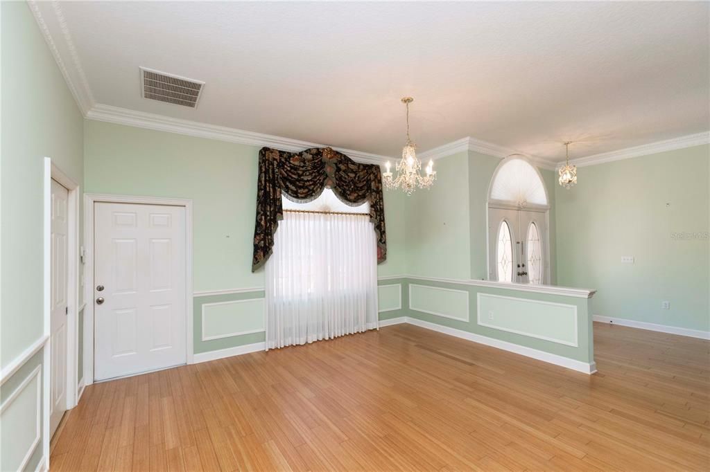 For Sale: $925,000 (5 beds, 3 baths, 4774 Square Feet)