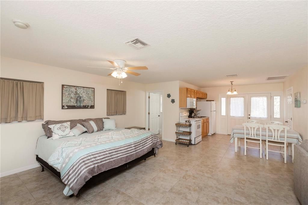 For Sale: $925,000 (5 beds, 3 baths, 4774 Square Feet)