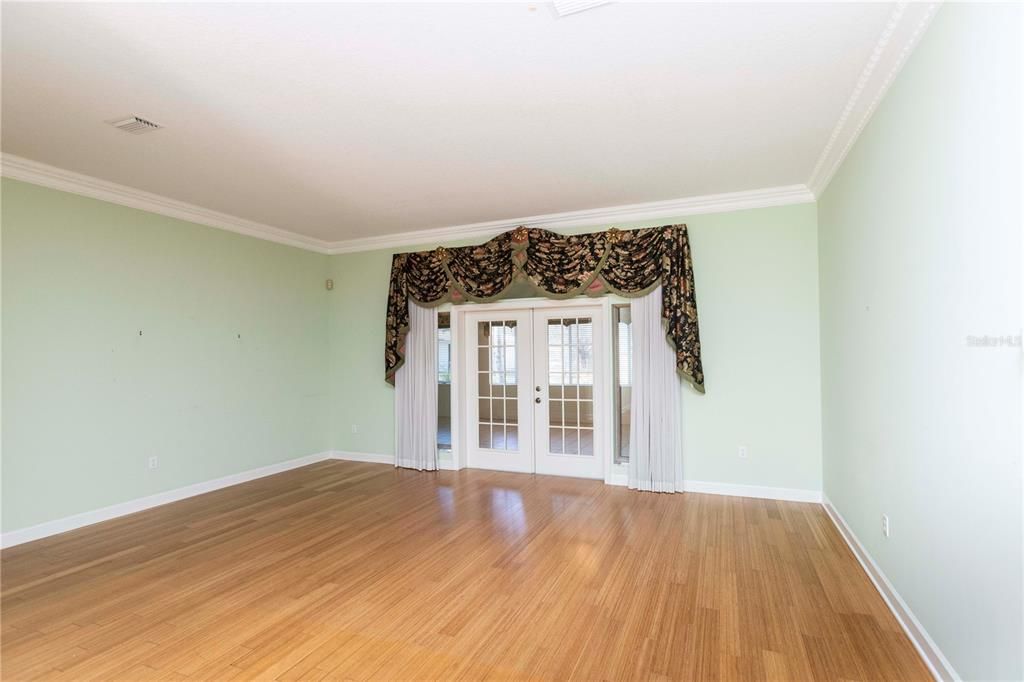 For Sale: $925,000 (5 beds, 3 baths, 4774 Square Feet)