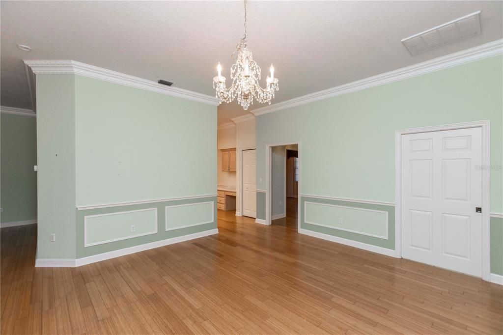 For Sale: $925,000 (5 beds, 3 baths, 4774 Square Feet)