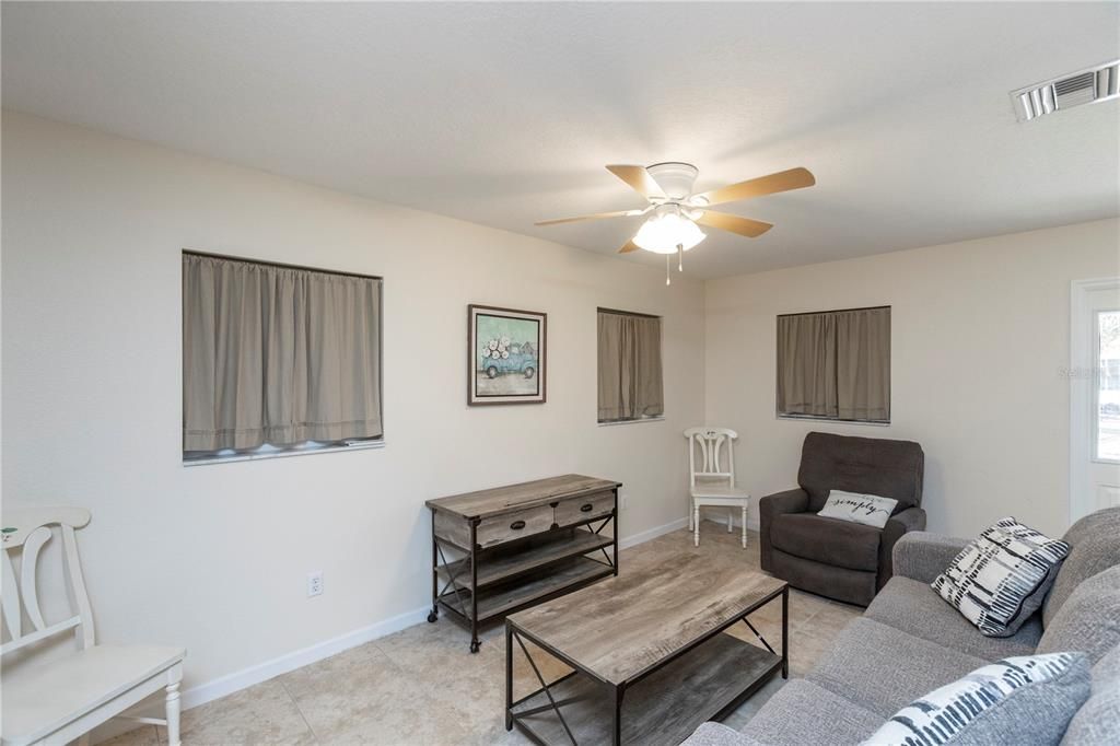 For Sale: $925,000 (5 beds, 3 baths, 4774 Square Feet)