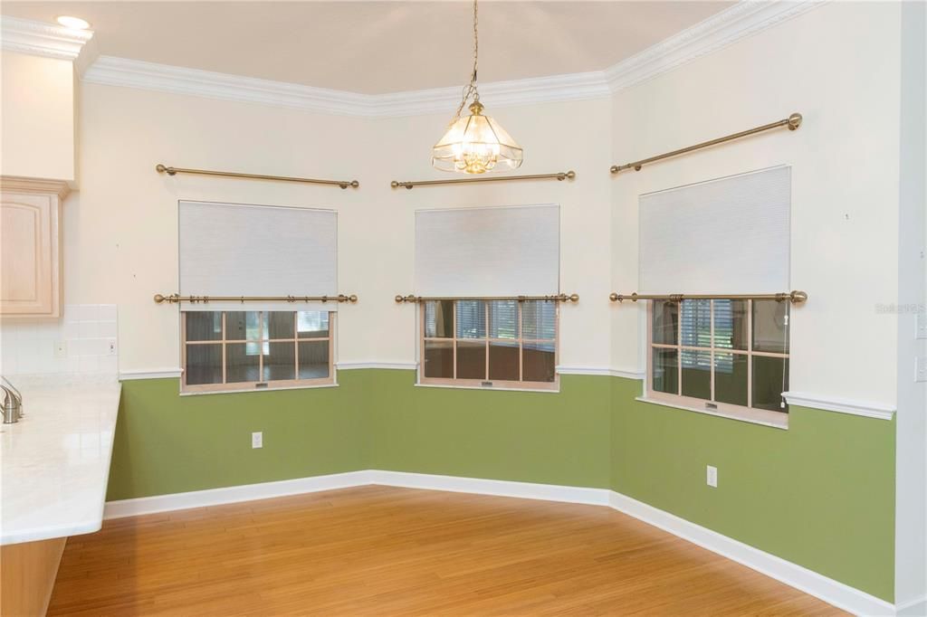 For Sale: $925,000 (5 beds, 3 baths, 4774 Square Feet)