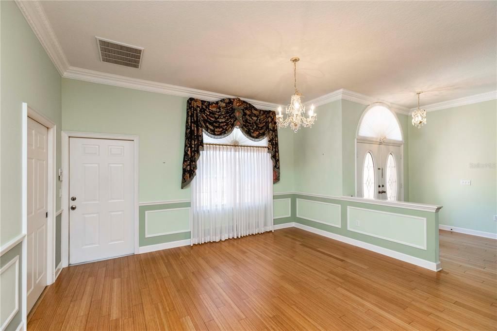 For Sale: $925,000 (5 beds, 3 baths, 4774 Square Feet)