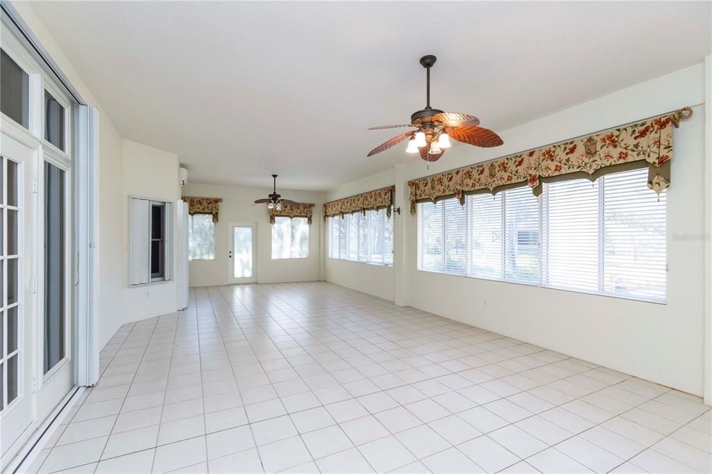 For Sale: $925,000 (5 beds, 3 baths, 4774 Square Feet)