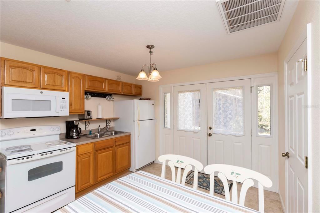 For Sale: $925,000 (5 beds, 3 baths, 4774 Square Feet)