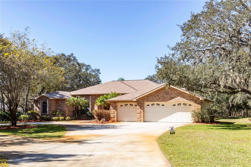 For Sale: $925,000 (5 beds, 3 baths, 4774 Square Feet)