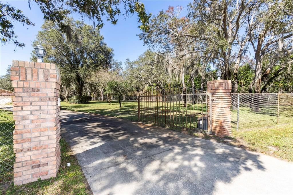 For Sale: $925,000 (5 beds, 3 baths, 4774 Square Feet)