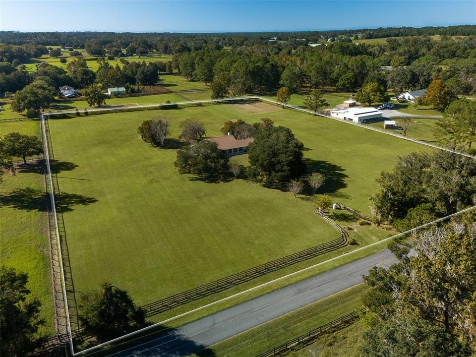 En Venta: $1,100,000 (3 camas, 2 baños, 2065 Pies cuadrados)