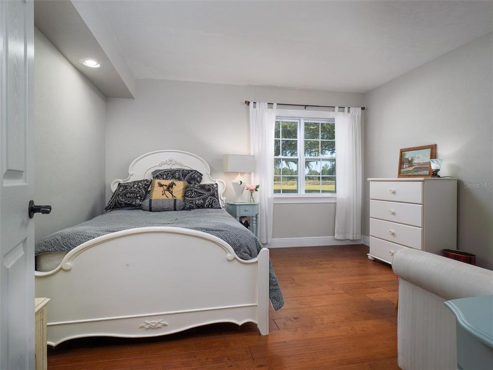 En Venta: $1,100,000 (3 camas, 2 baños, 2065 Pies cuadrados)