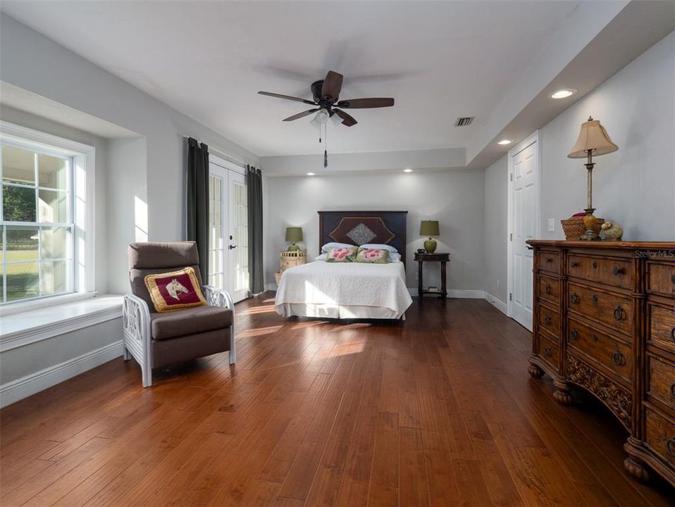 En Venta: $1,100,000 (3 camas, 2 baños, 2065 Pies cuadrados)