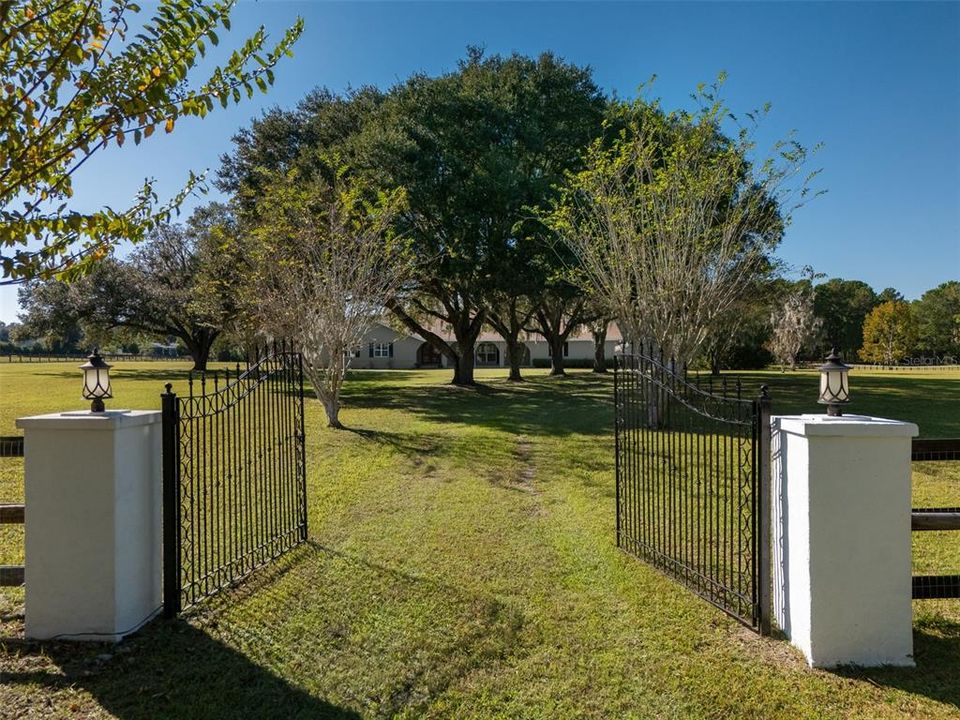 En Venta: $1,100,000 (3 camas, 2 baños, 2065 Pies cuadrados)