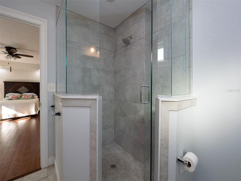 En Venta: $1,100,000 (3 camas, 2 baños, 2065 Pies cuadrados)