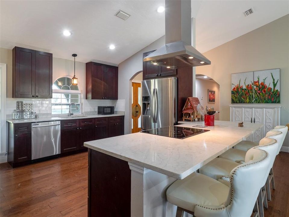 En Venta: $1,100,000 (3 camas, 2 baños, 2065 Pies cuadrados)