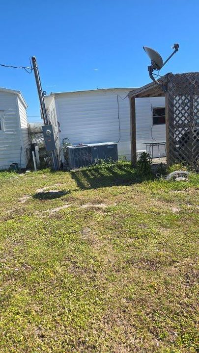 For Sale: $115,000 (3 beds, 1 baths, 588 Square Feet)