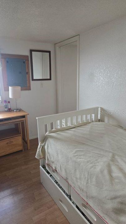 For Sale: $115,000 (3 beds, 1 baths, 588 Square Feet)