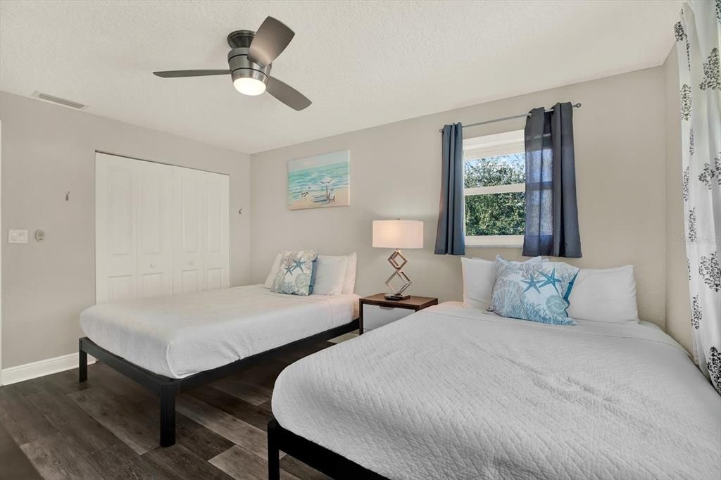 合同活跃: $850,000 (4 贝兹, 3 浴室, 2409 平方英尺)