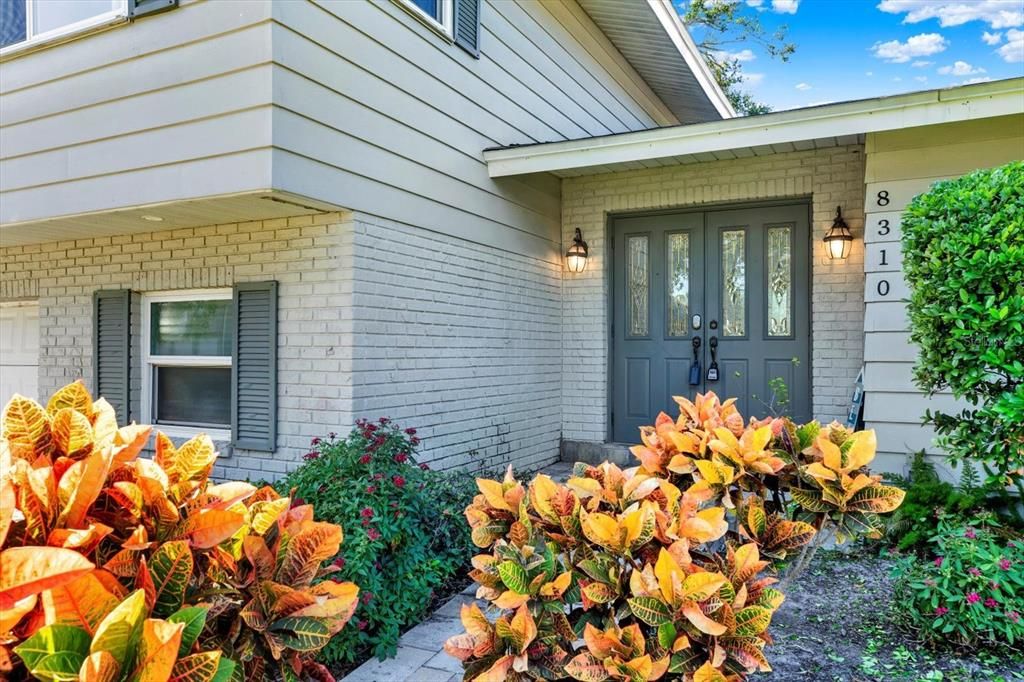 合同活跃: $850,000 (4 贝兹, 3 浴室, 2409 平方英尺)