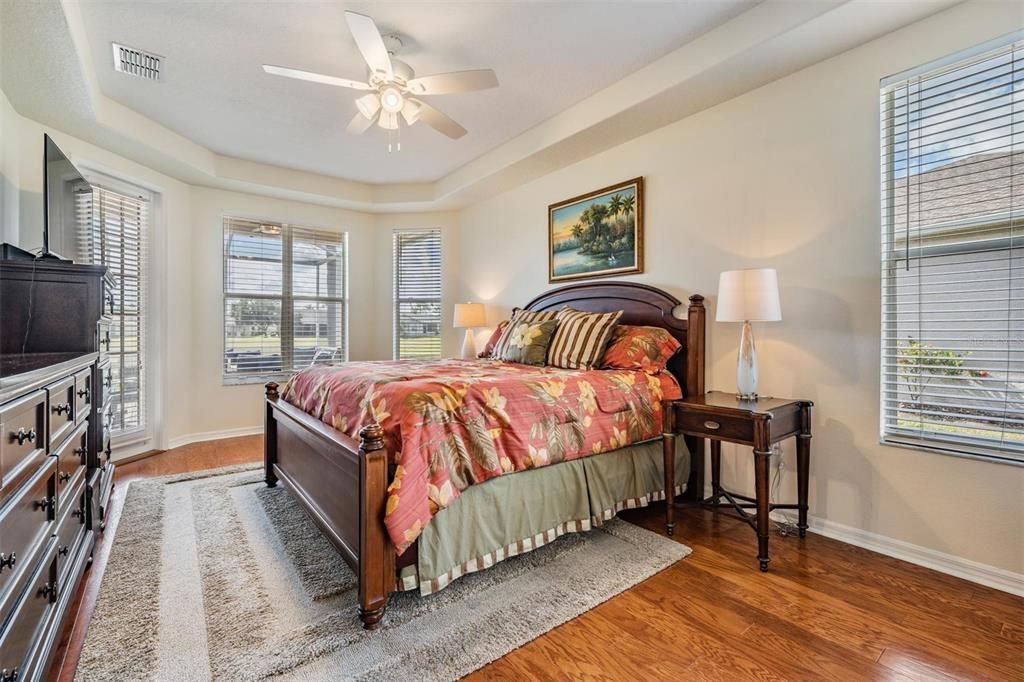 Под контрактом: $515,000 (3 спален, 2 ванн, 2118 Квадратных фут)