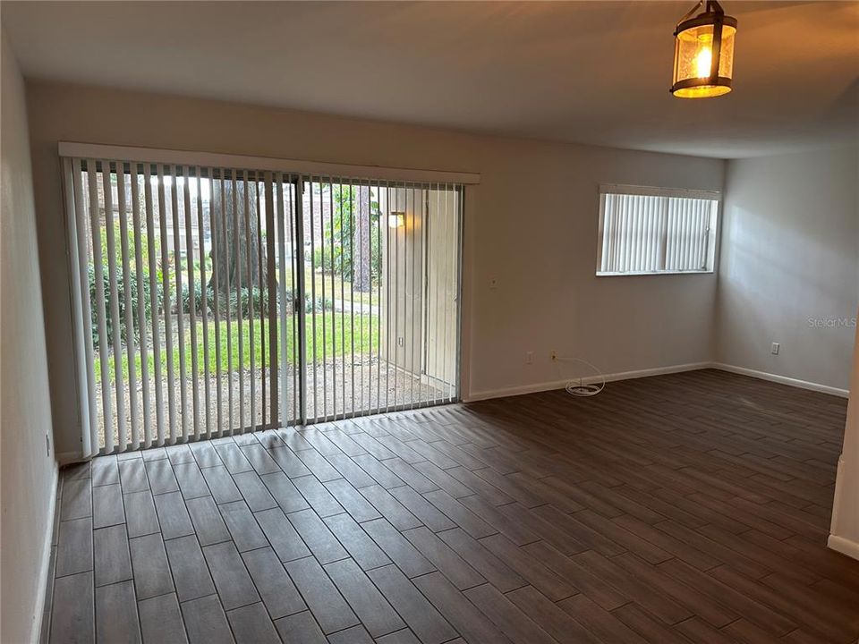 For Rent: $1,250 (1 beds, 1 baths, 543 Square Feet)