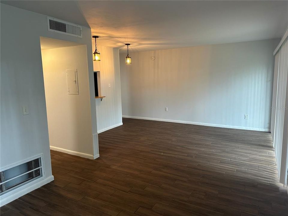 For Rent: $1,250 (1 beds, 1 baths, 543 Square Feet)