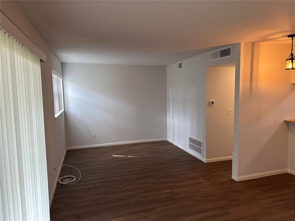 For Rent: $1,250 (1 beds, 1 baths, 543 Square Feet)