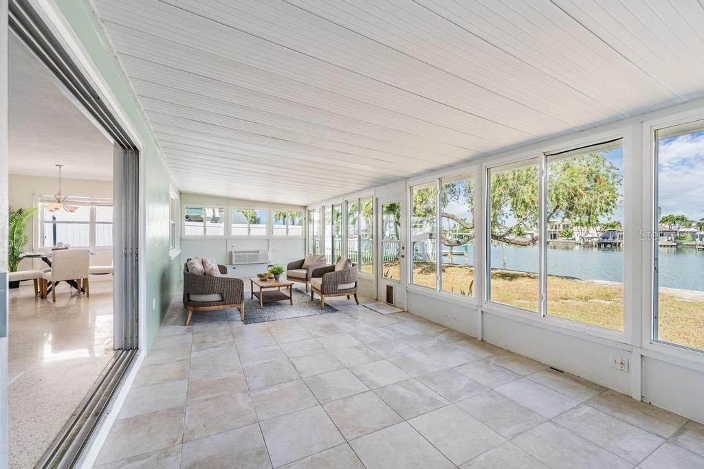 En Venta: $1,125,000 (3 camas, 2 baños, 1572 Pies cuadrados)