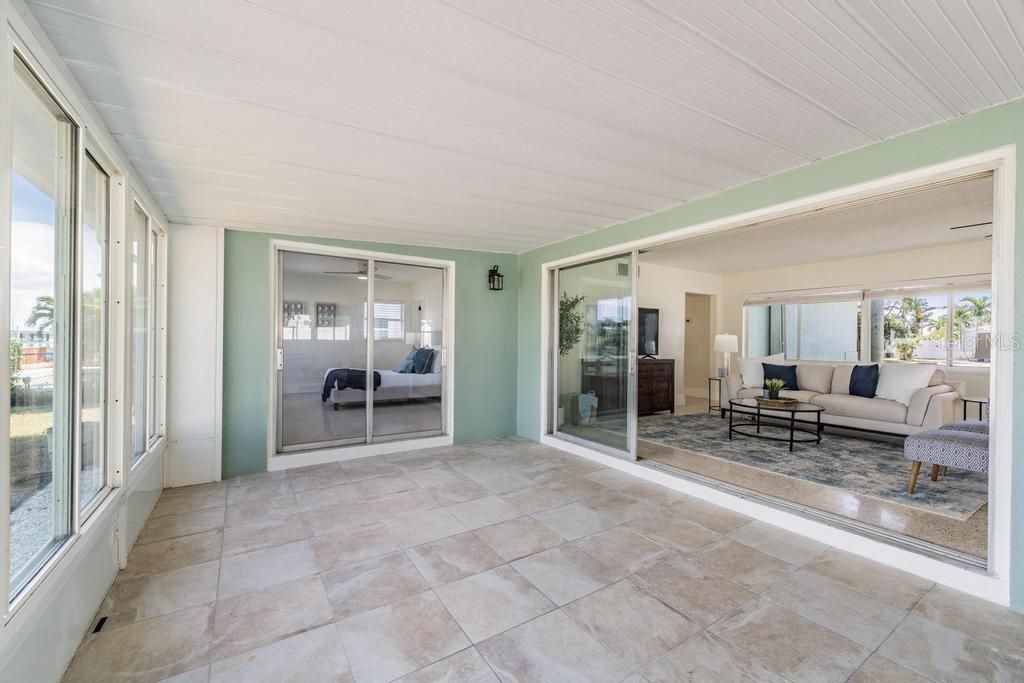 En Venta: $1,125,000 (3 camas, 2 baños, 1572 Pies cuadrados)