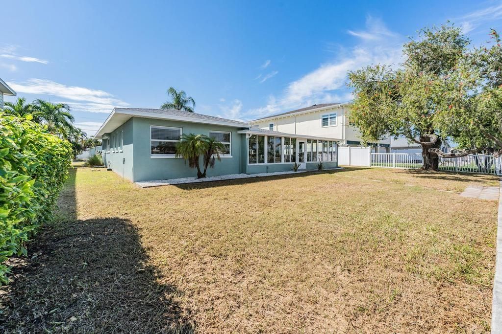 En Venta: $1,125,000 (3 camas, 2 baños, 1572 Pies cuadrados)