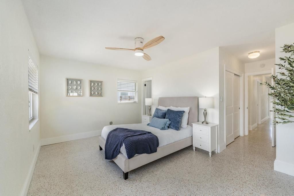 En Venta: $1,125,000 (3 camas, 2 baños, 1572 Pies cuadrados)