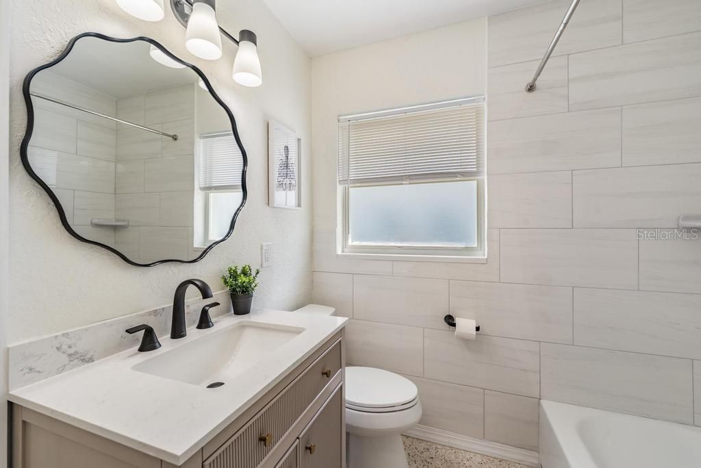 En Venta: $1,125,000 (3 camas, 2 baños, 1572 Pies cuadrados)