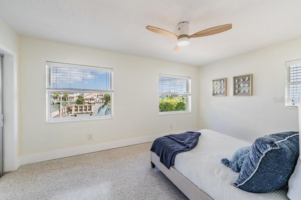 En Venta: $1,125,000 (3 camas, 2 baños, 1572 Pies cuadrados)