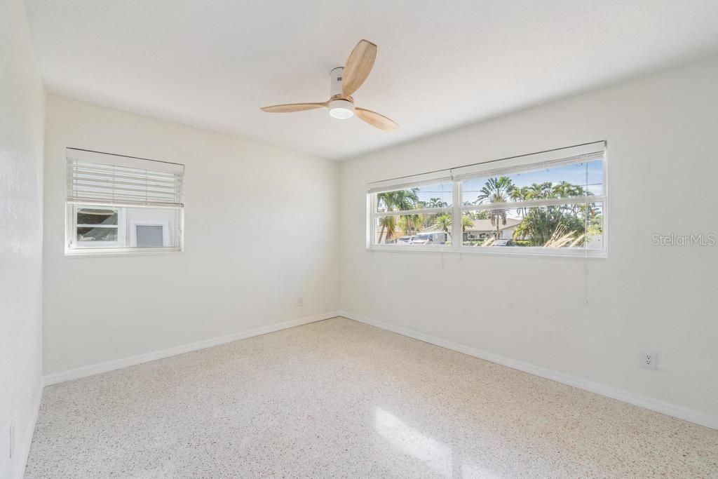 En Venta: $1,125,000 (3 camas, 2 baños, 1572 Pies cuadrados)