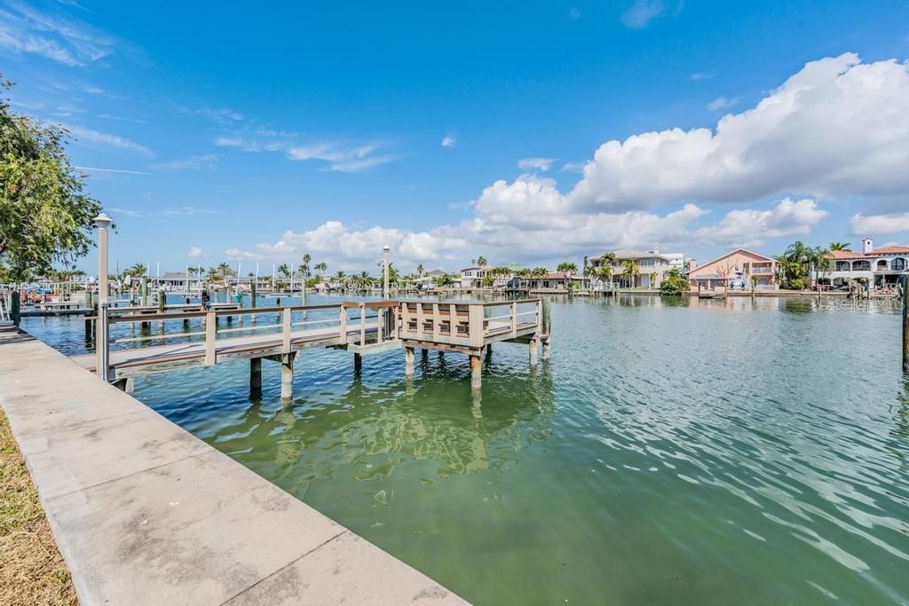 En Venta: $1,125,000 (3 camas, 2 baños, 1572 Pies cuadrados)