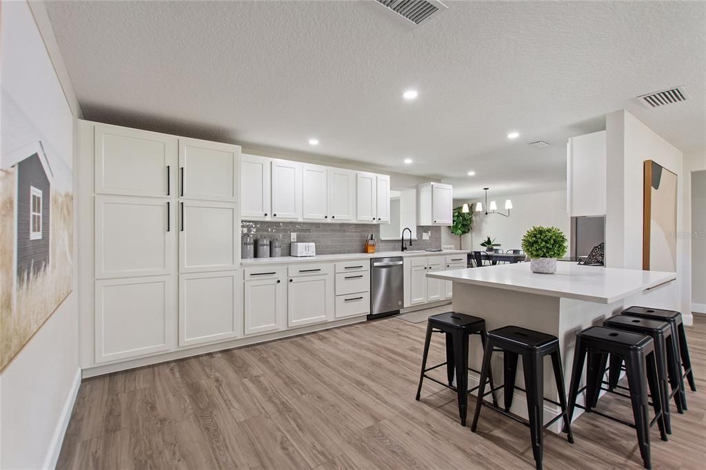 待售: $799,000 (3 贝兹, 2 浴室, 1739 平方英尺)