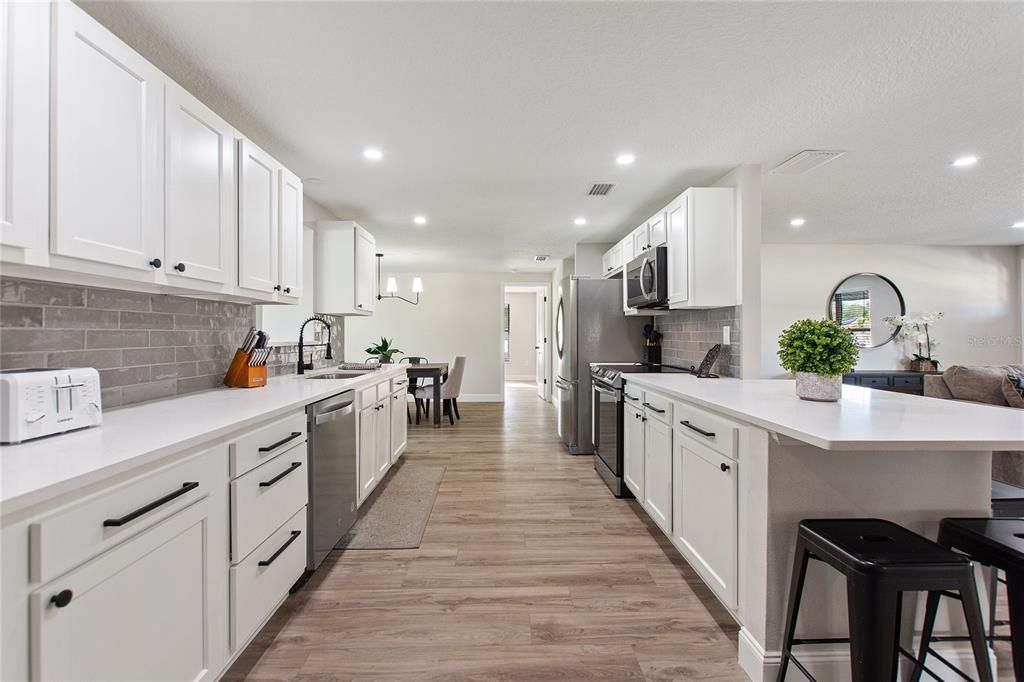 待售: $799,000 (3 贝兹, 2 浴室, 1739 平方英尺)