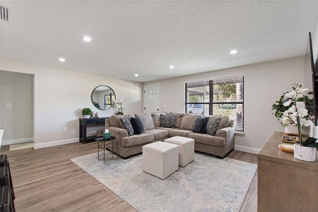 待售: $799,000 (3 贝兹, 2 浴室, 1739 平方英尺)