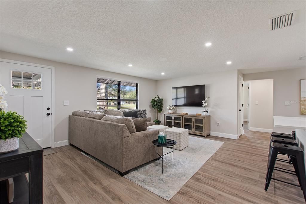 待售: $799,000 (3 贝兹, 2 浴室, 1739 平方英尺)