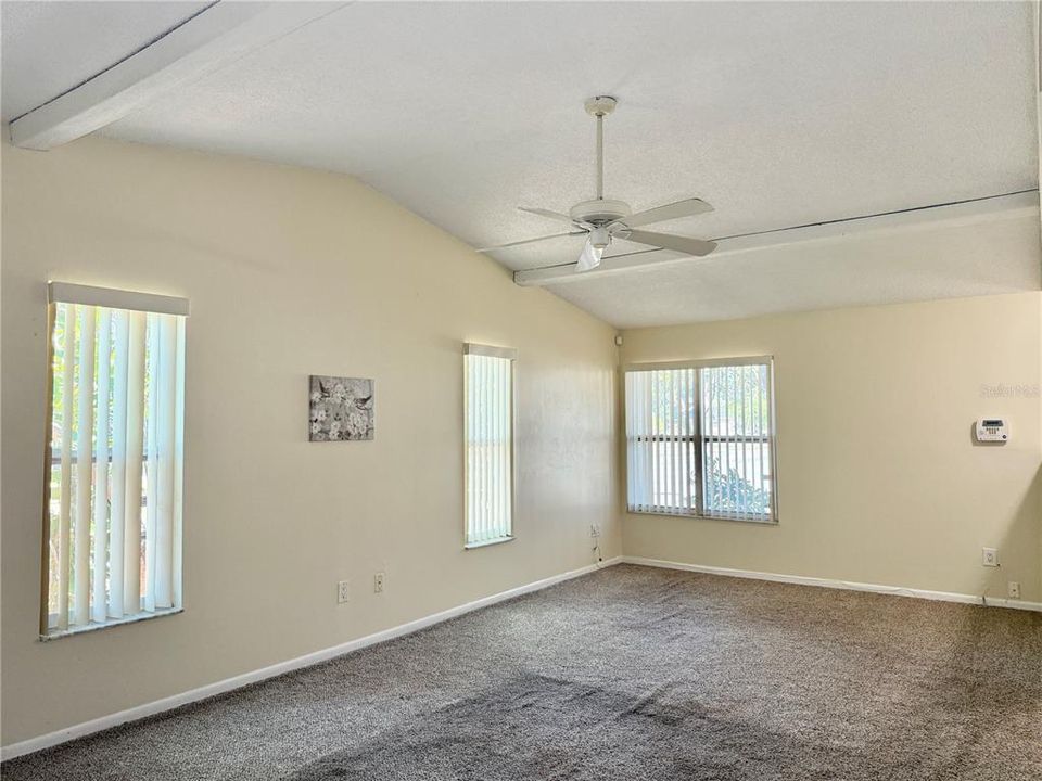 En Venta: $335,000 (3 camas, 2 baños, 1184 Pies cuadrados)