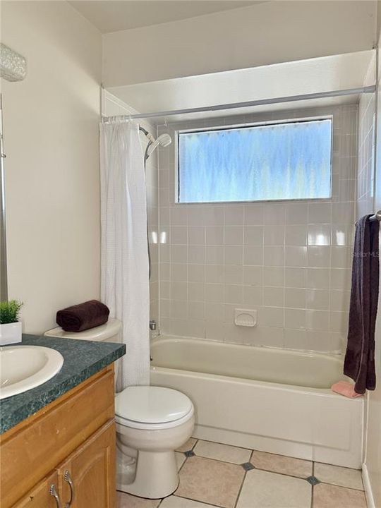 En Venta: $335,000 (3 camas, 2 baños, 1184 Pies cuadrados)