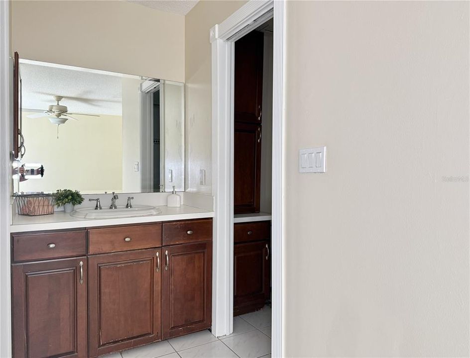 En Venta: $335,000 (3 camas, 2 baños, 1184 Pies cuadrados)