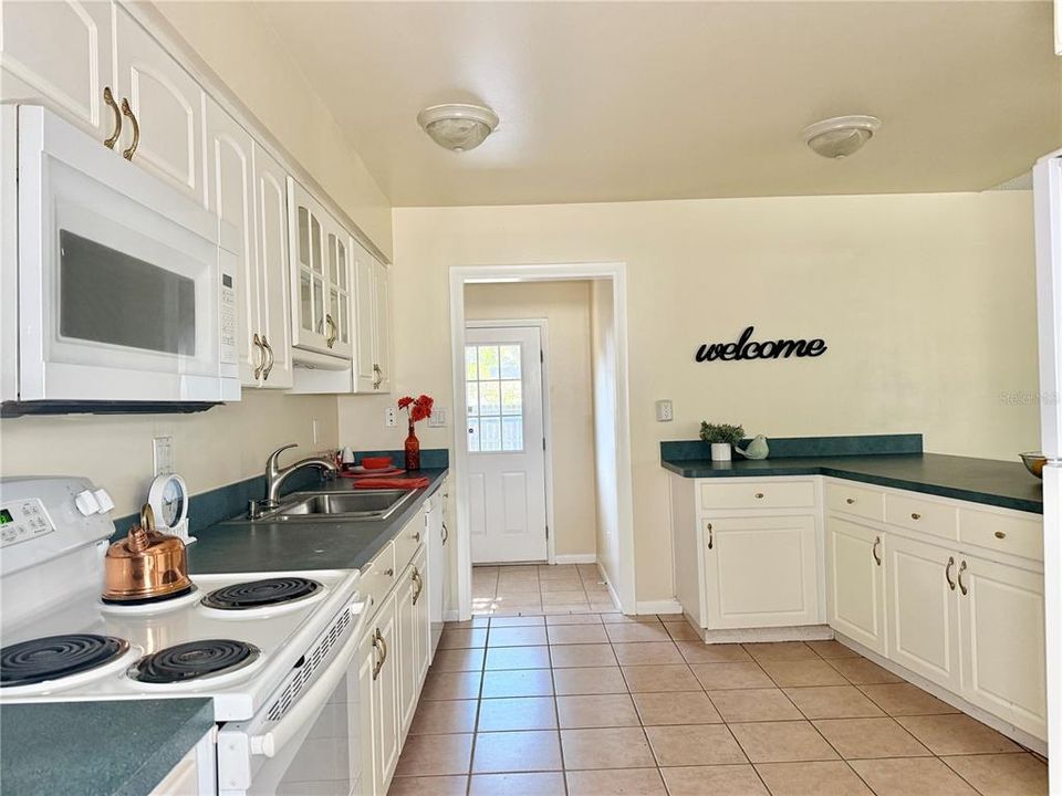 En Venta: $335,000 (3 camas, 2 baños, 1184 Pies cuadrados)