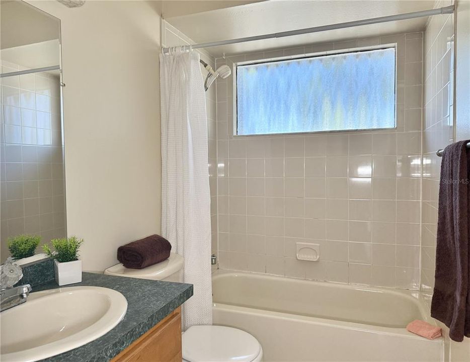 En Venta: $335,000 (3 camas, 2 baños, 1184 Pies cuadrados)