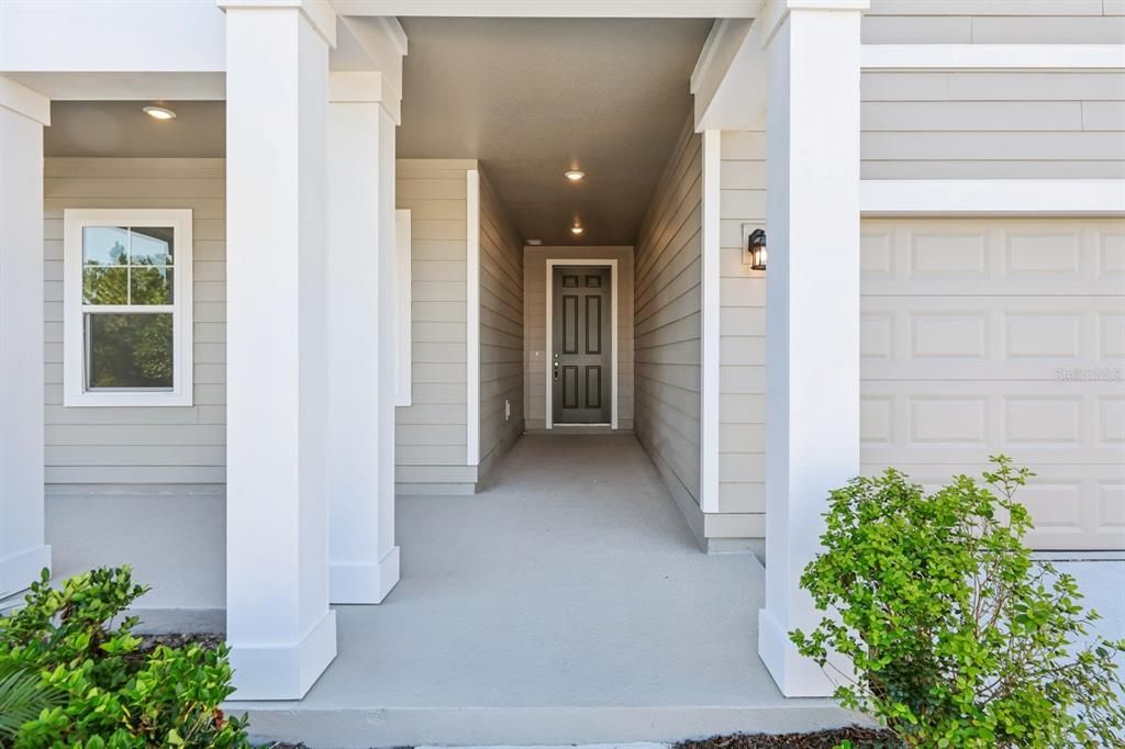 合同活跃: $499,990 (4 贝兹, 2 浴室, 1906 平方英尺)