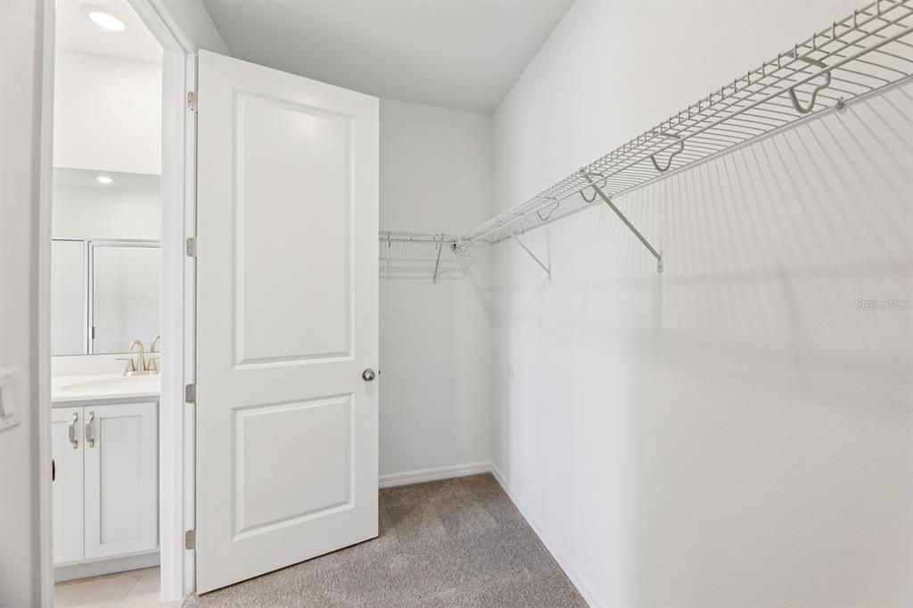 合同活跃: $499,990 (4 贝兹, 2 浴室, 1906 平方英尺)