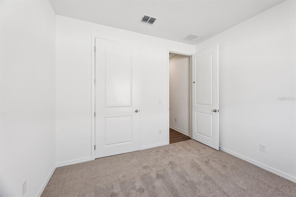 合同活跃: $499,990 (4 贝兹, 2 浴室, 1906 平方英尺)