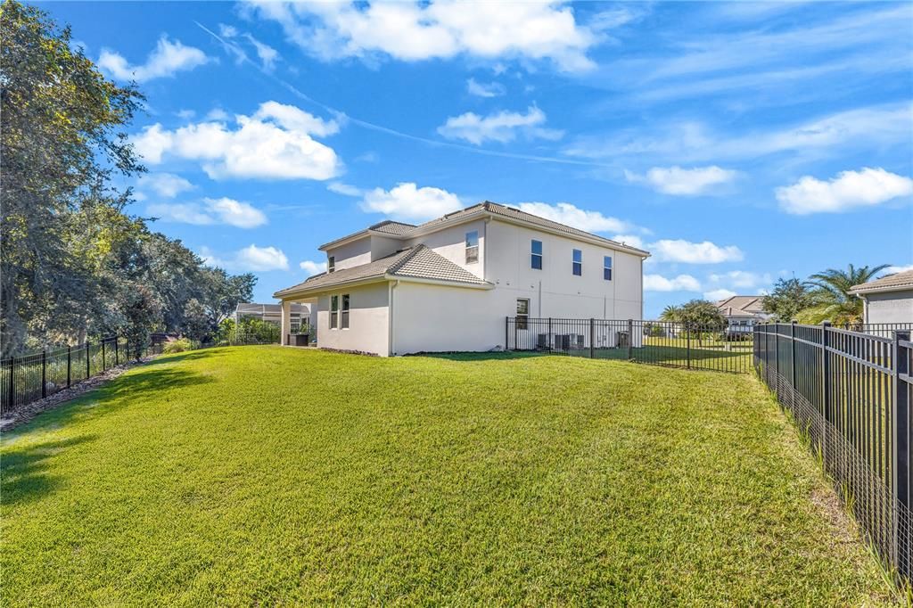 For Sale: $680,000 (5 beds, 4 baths, 3949 Square Feet)